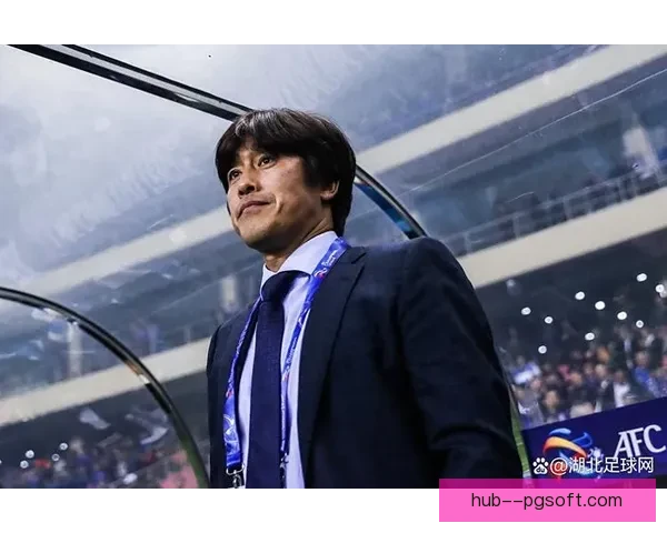 海耶斯荣膺年度女足最佳教练彰显执教风采与领导魅力